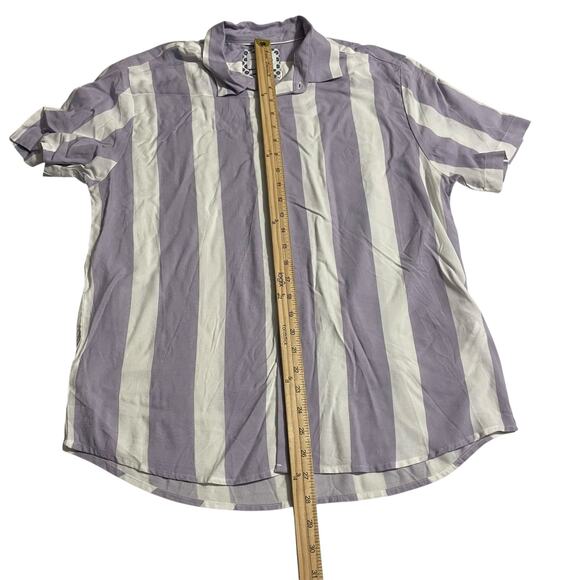 Denim & Flower Mens Button Up Shirt Size Large Purple White Stripes Short Sleeve - Picture 10 of 12